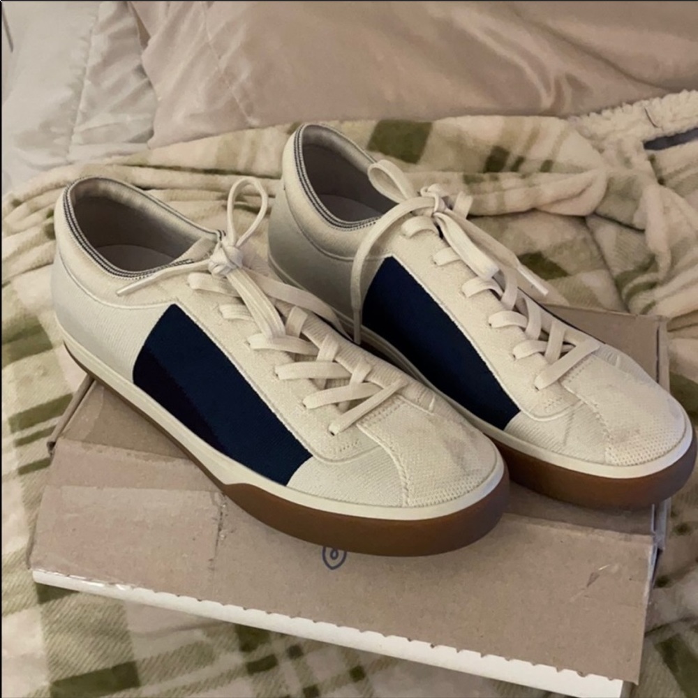 Rothy’s lace up shoes in berryblock size 9